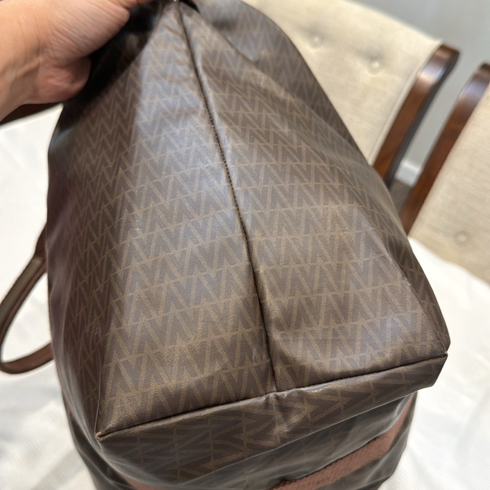 Authentic Mario Valentino weekend travel bag - Picture 6 of 14